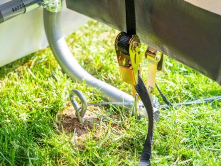 ShelterLogic 3,7 × 4,9 m