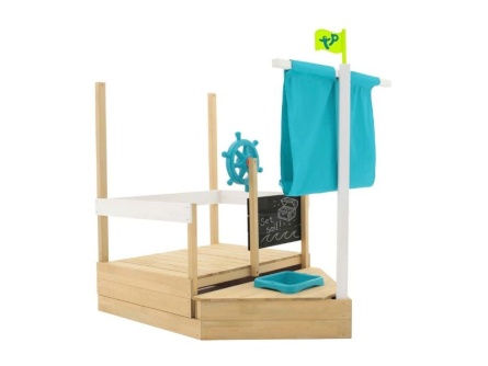 Kalózhajó formájú homokozó