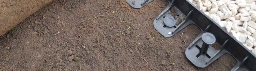 Tartozékok kerti szegélyekhez