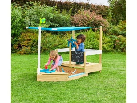 Kalózhajó formájú homokozó