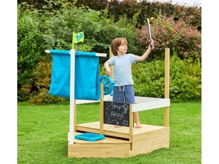 Kalózhajó formájú homokozó